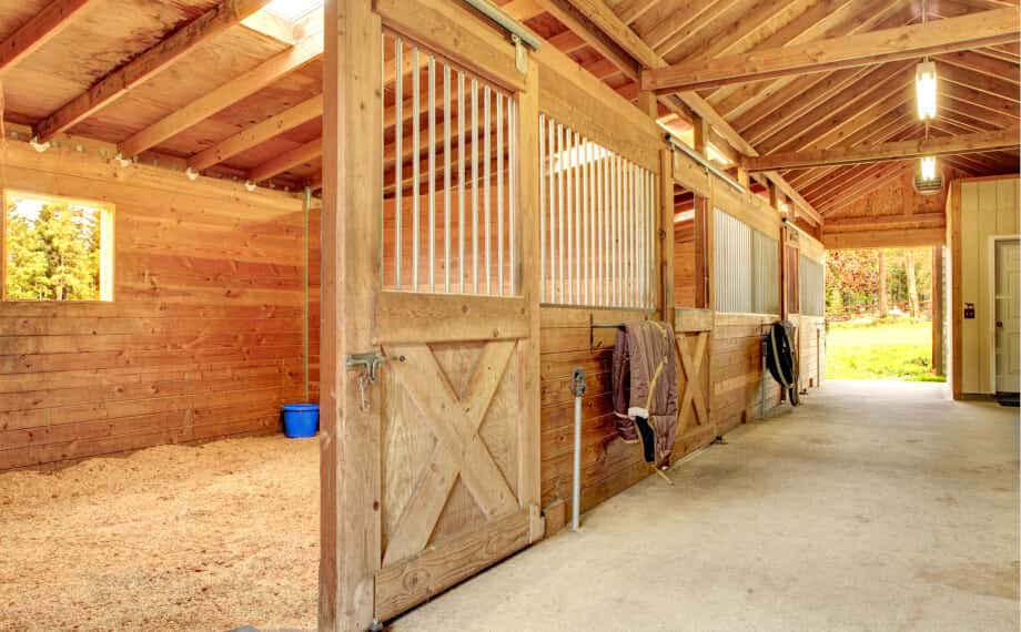 keeping-wooden-stables-cool