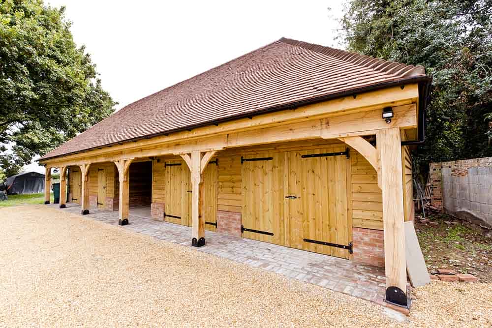 Case Study 1 - Badlesmere Kent - 5 Bay Carriage barn with attic space in the roof (2)